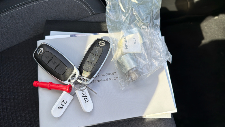 Nissan Qashqai 1.3 DiG-T MH N-Connecta 5dr Petrol Hatchback